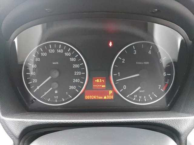 BMW 320i 2008 (8)