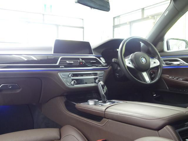 BMW 740i 2019 (5)