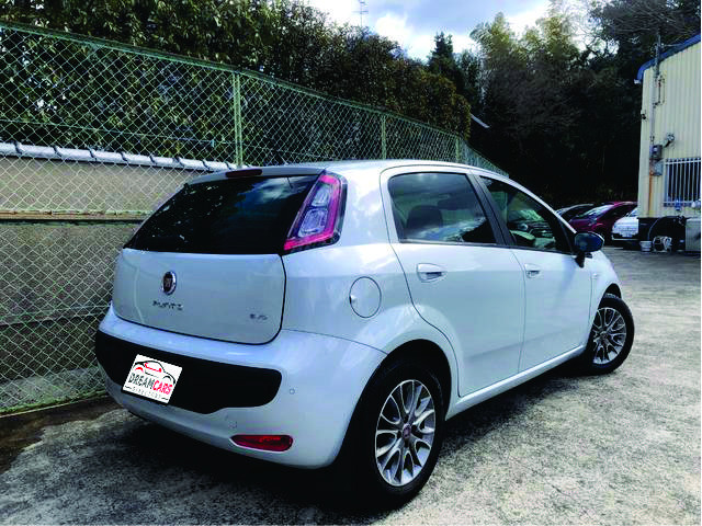 Fiat Punto 2012 (3)