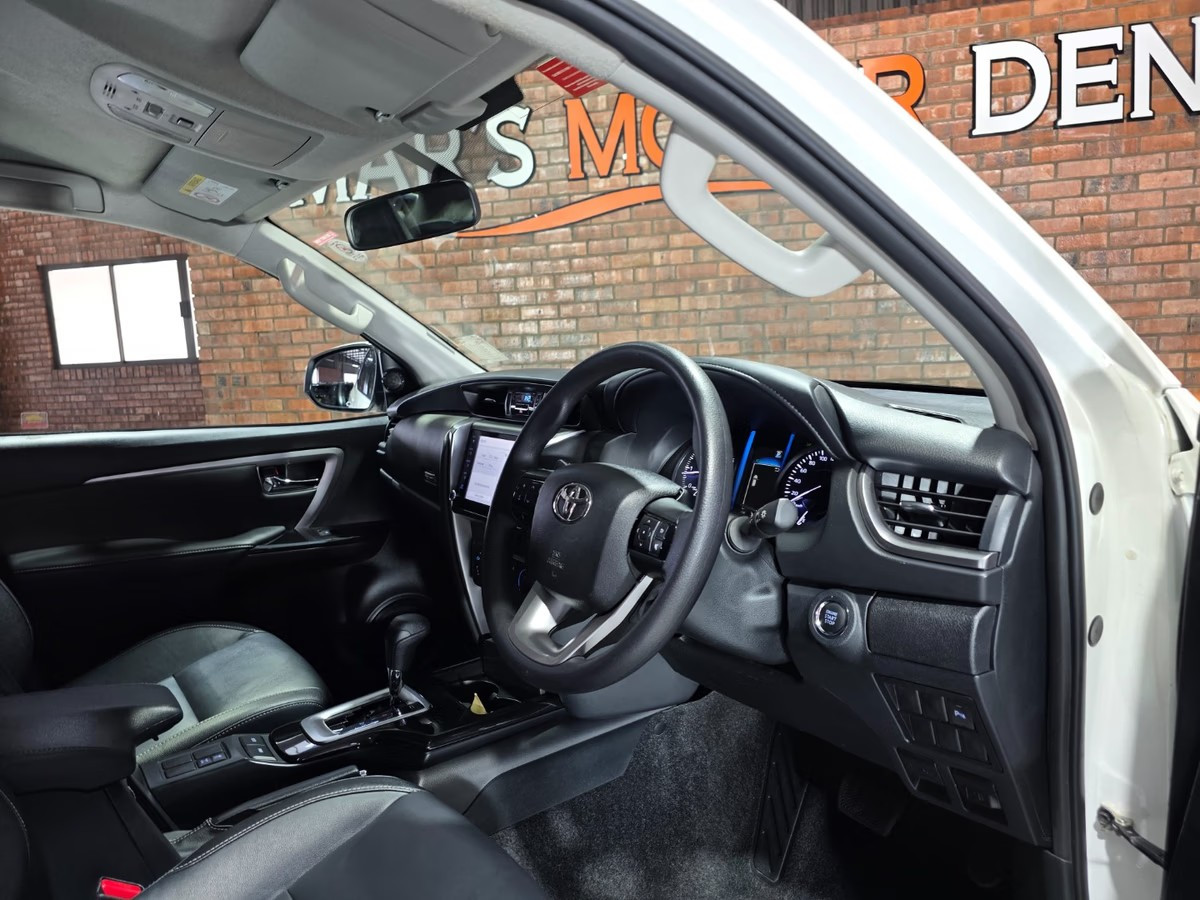 Toyota Fortuner 2025 (4)