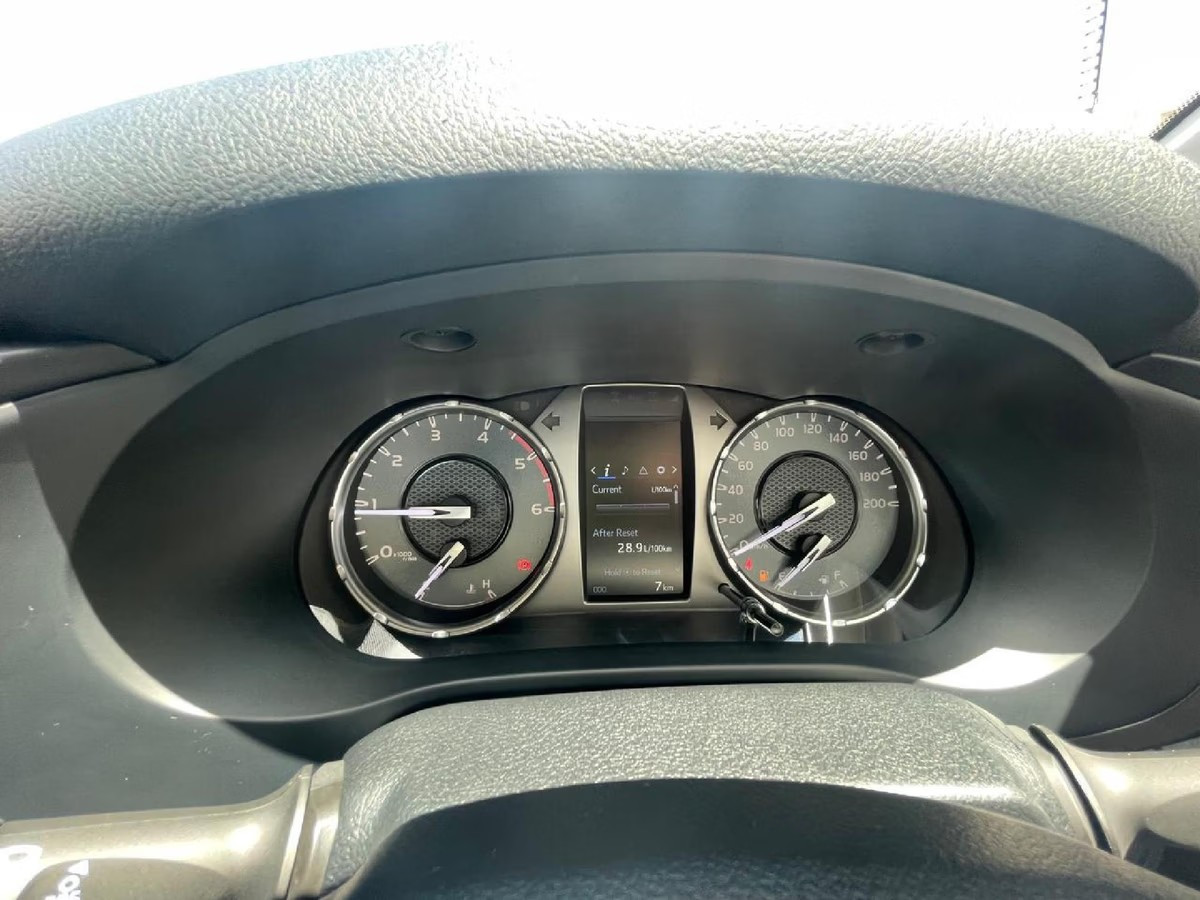Toyota Hilux 2.4 GD-6 2026 (4)