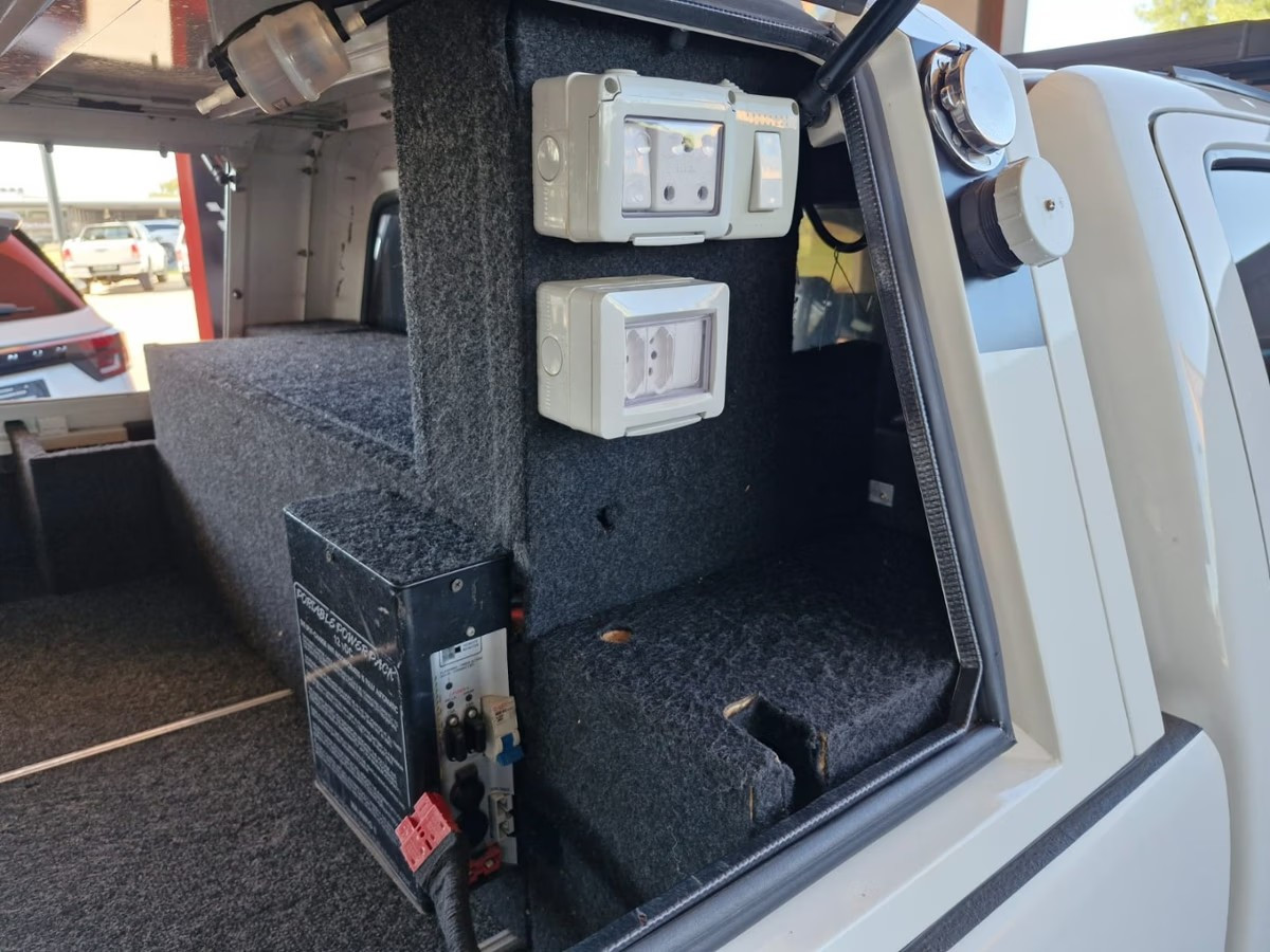Toyota Hilux 2015 (5)