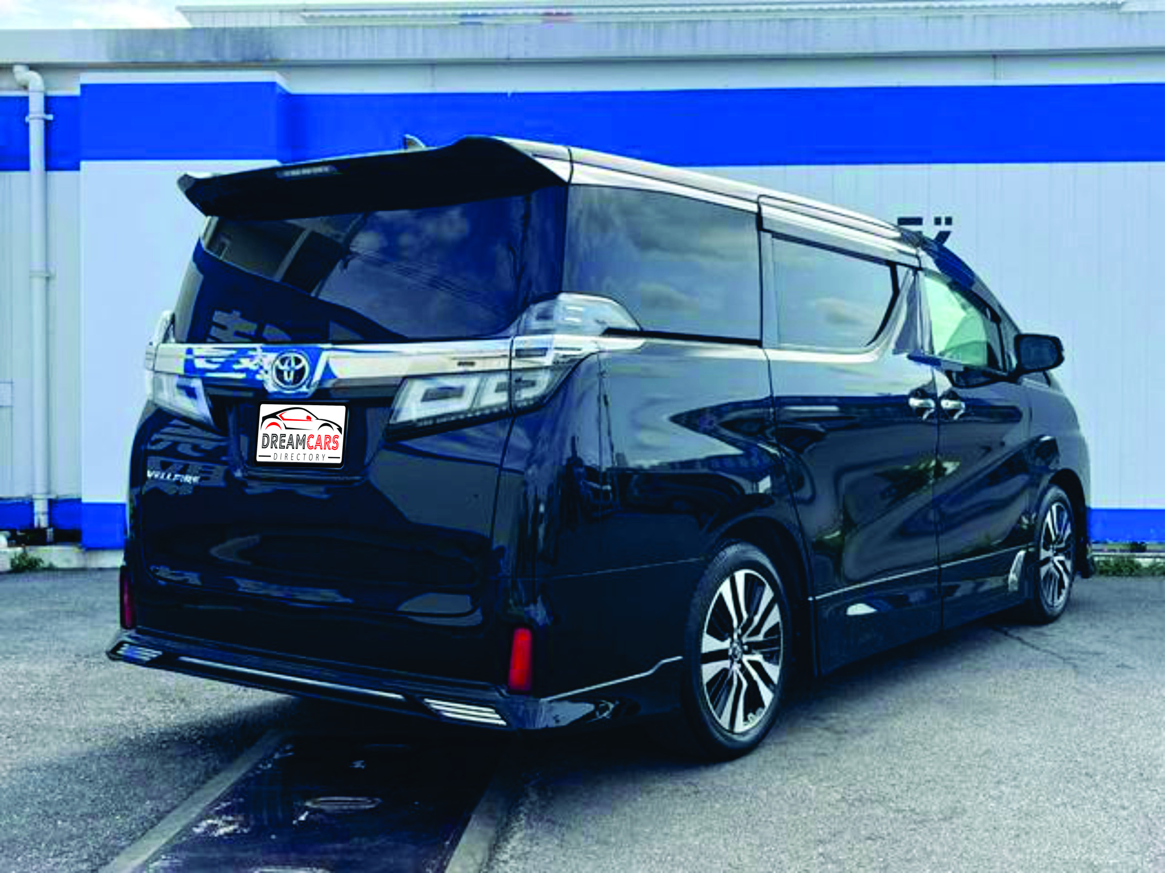 Toyota Vellfire 2018 (2)