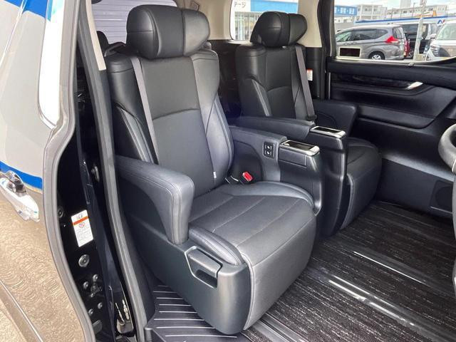 Toyota Vellfire 2018 (8)