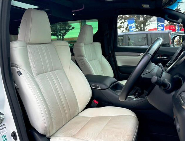 Toyota Vellfire 2018 (7)