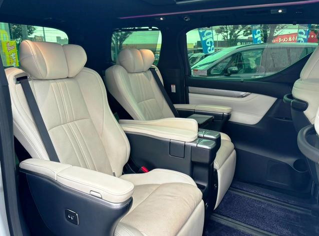 Toyota Vellfire 2018 (6)