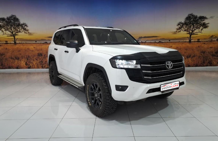 Toyota Land Cruiser 300 2023 (3)