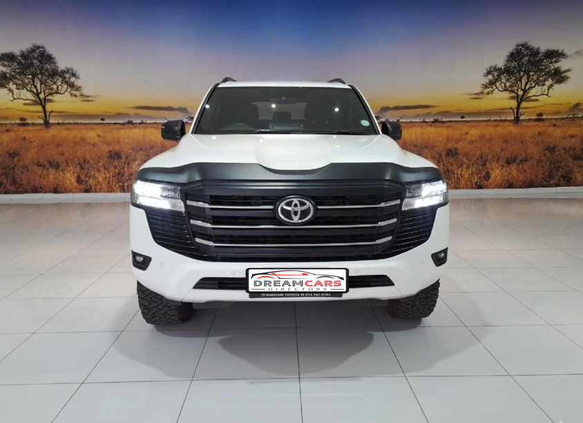 Toyota Land Cruiser 300 2023 (2)