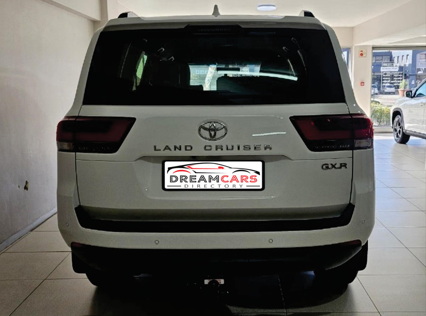 Toyota Land Cruiser 300 2026 (2)