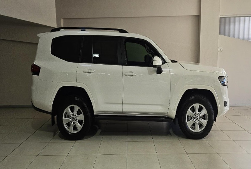 Toyota Land Cruiser 300 2026 (5)