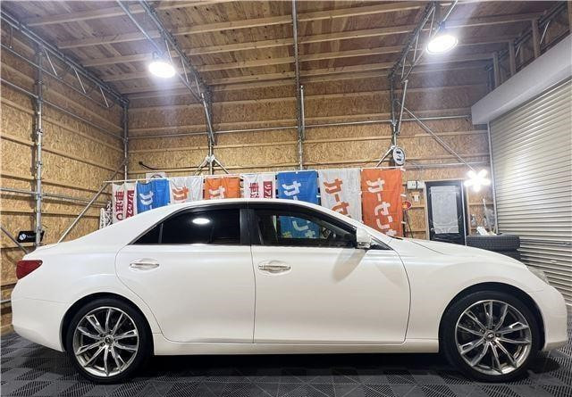 Toyota Mark X 2011 (3)