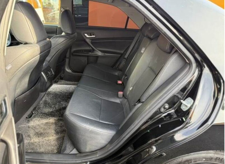 Toyota Mark X 2010 (10)