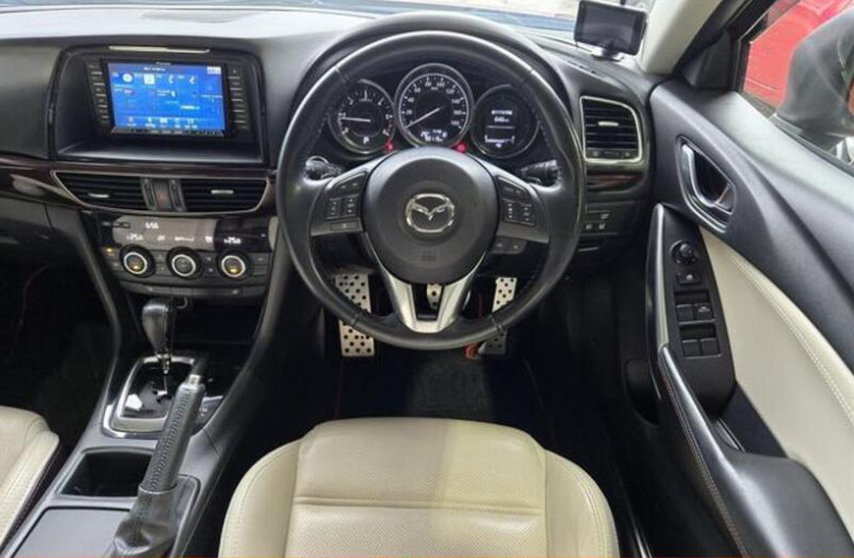 Mazda Atenza 2013 (8)