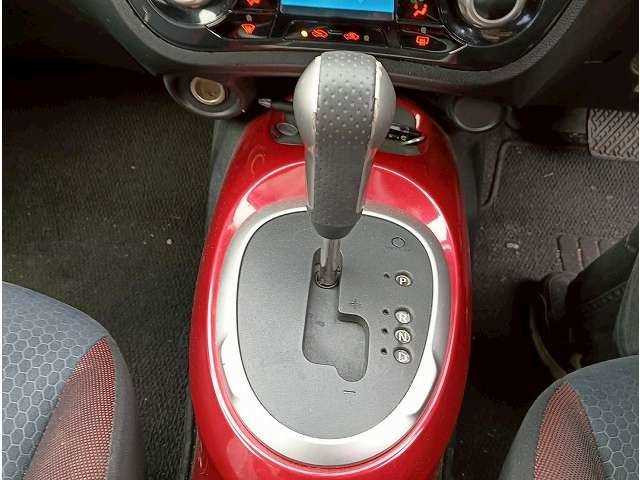 Nissan Juke 2012 (6)