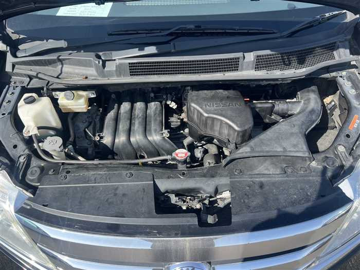 Nissan Serena 2011 (3)