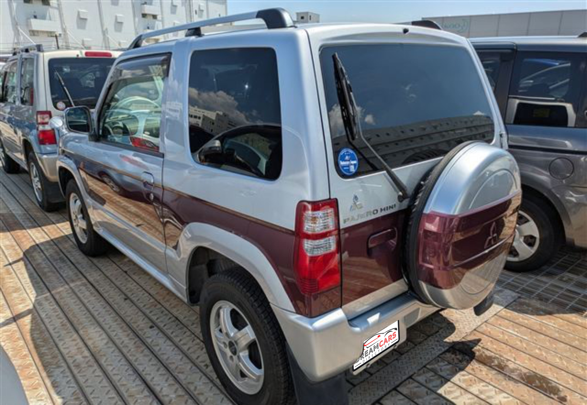 Mitsubishi Pajero Mini 2011 (2)