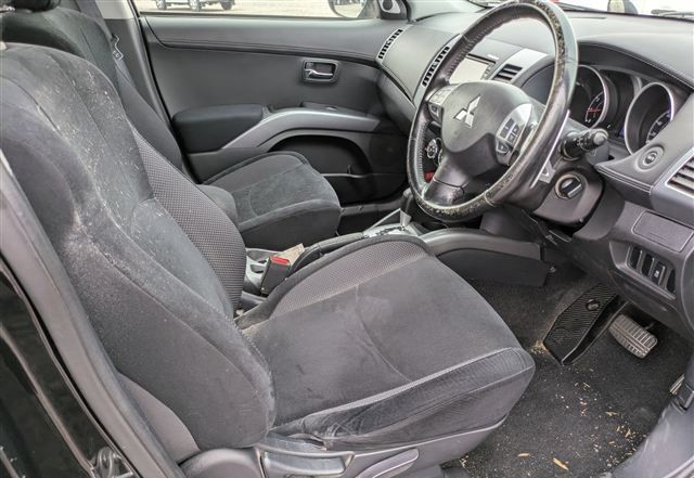 Mitsubishi Outlander 2011 (4)