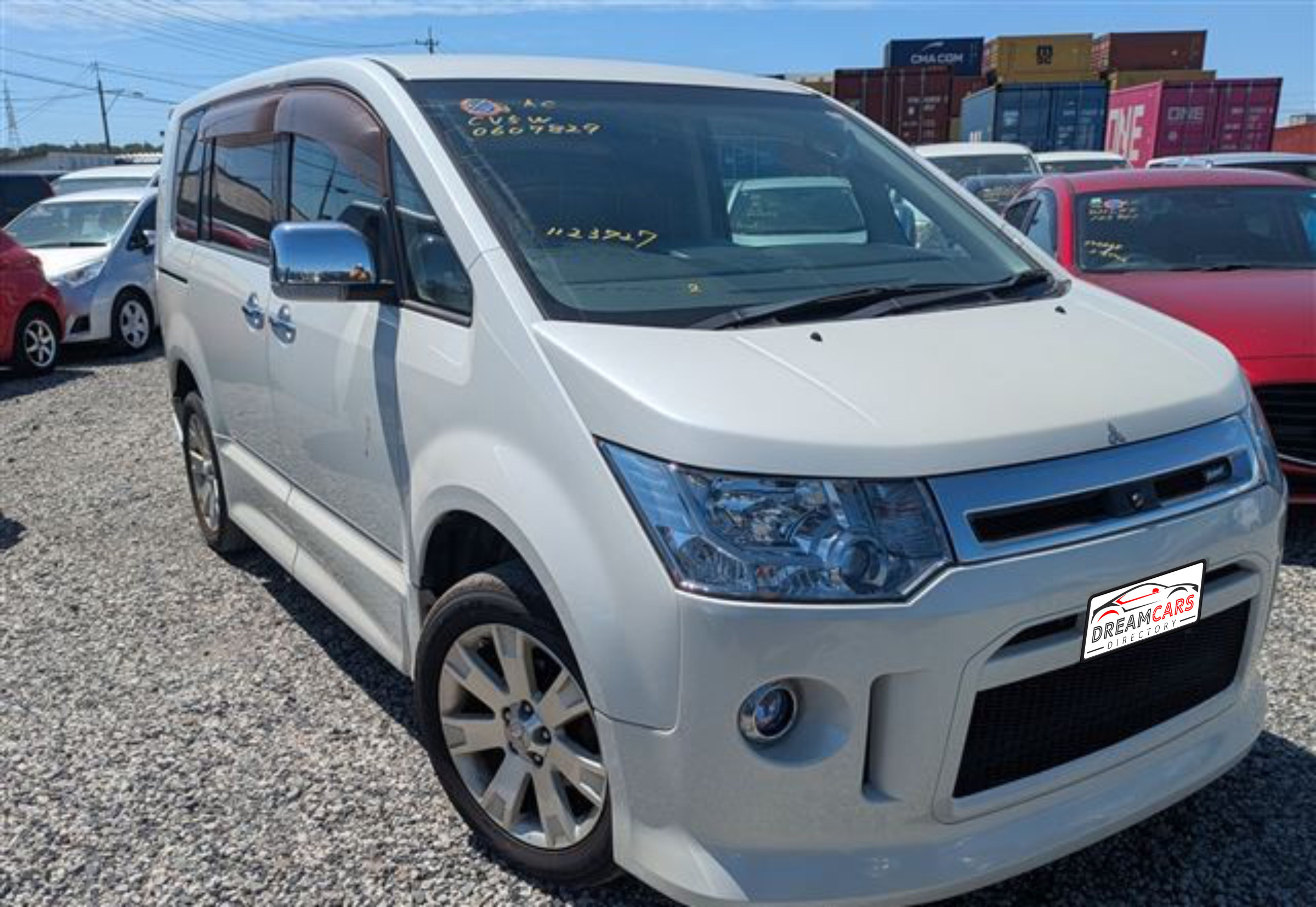Mitsubishi Delica D:5 2011