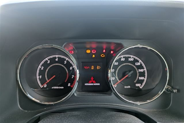Mitsubishi Delica D:5 2011 (6)