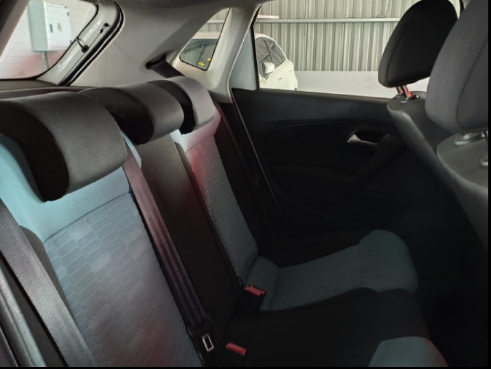 Volkswagen Polo 2012 (7)