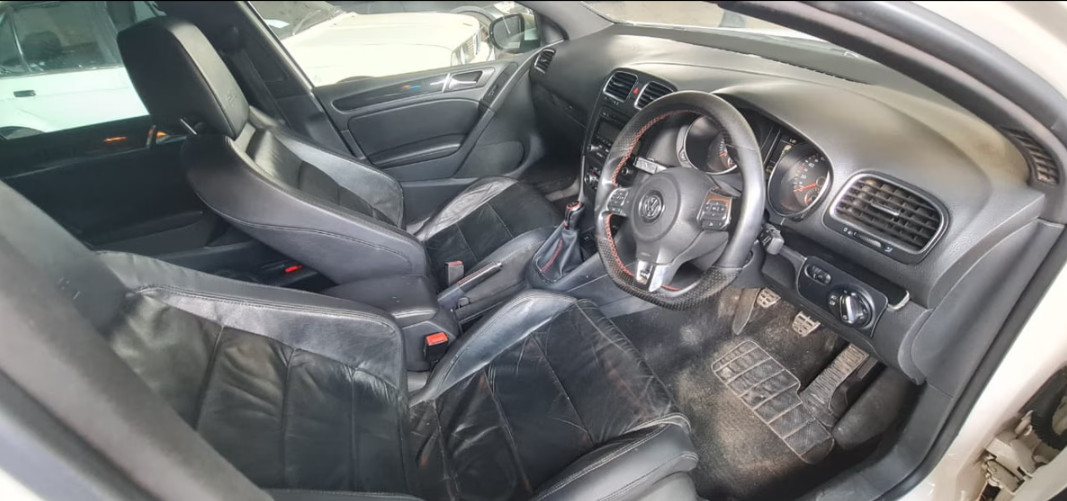 Volkswagen Golf 6 2010 (4)