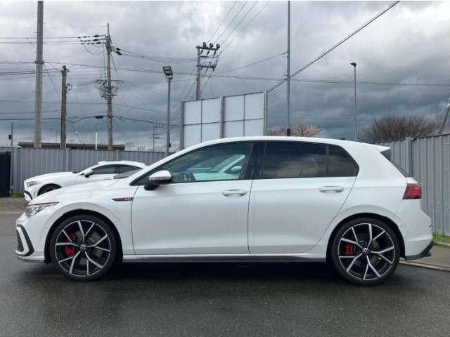 Volkswagen Golf 8 2022 (2)