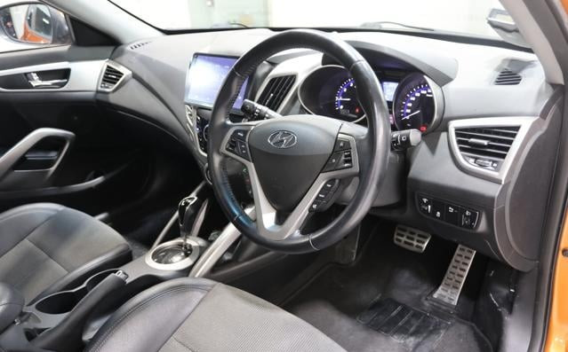 Hyundai Veloster 2016 (7)