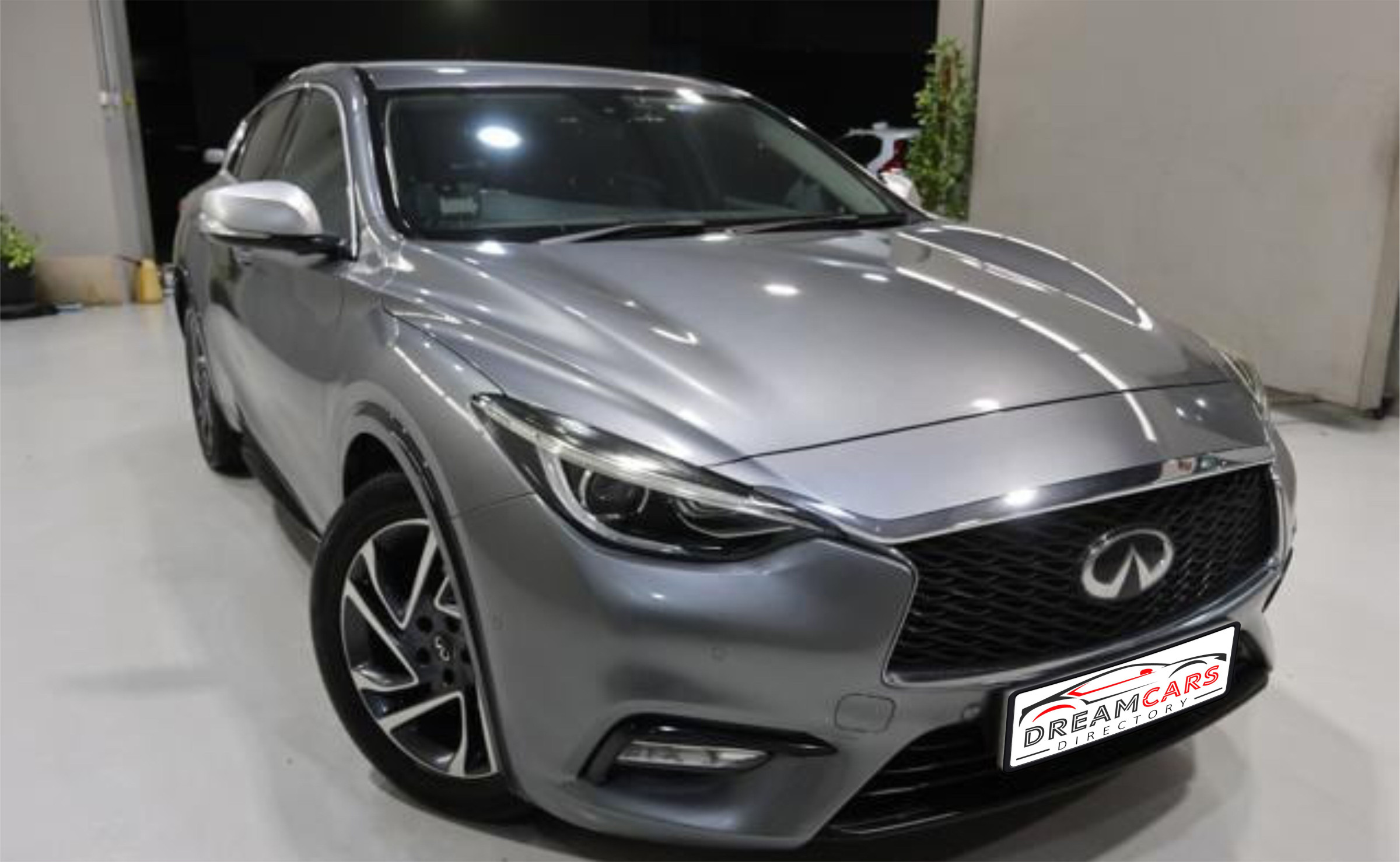Infiniti Q30 2016