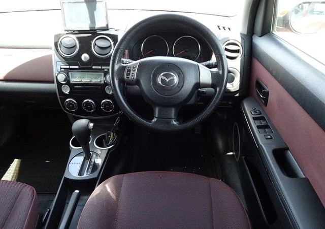 Mazda Verisa 2007 (5)
