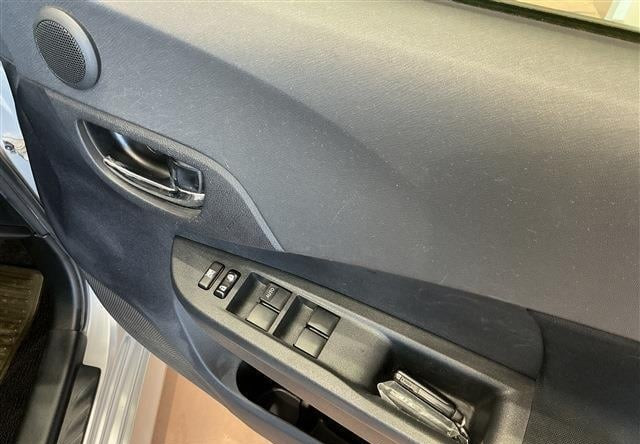 Subaru Trezia 2013 (8)