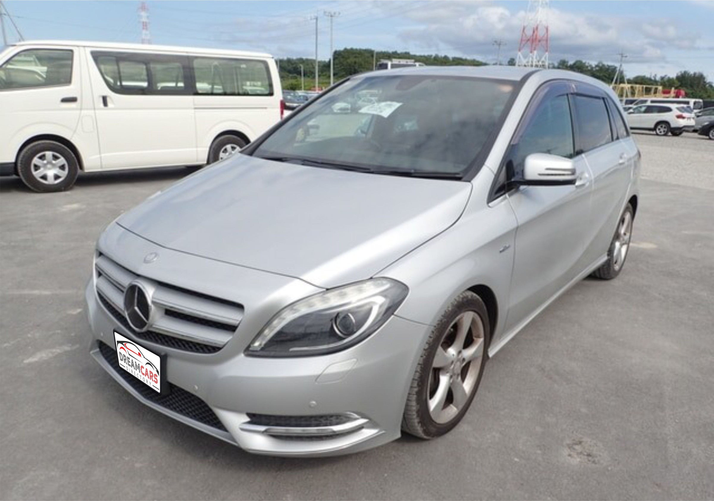 Mercedes-Benz B180 2012