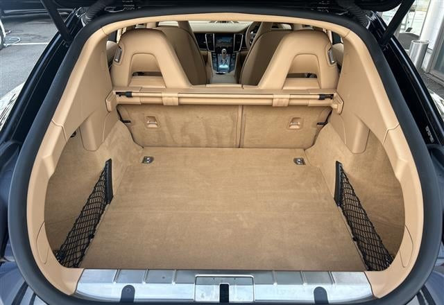 Porsche Panamera 4 2011 (10)