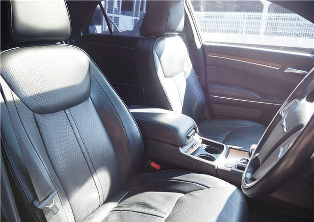Chrysler 300C 2013 (4)