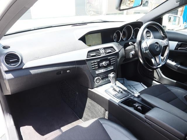 Mercedes-Benz C180 2012 (8)