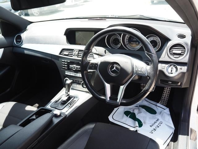 Mercedes-Benz C180 2012 (7)