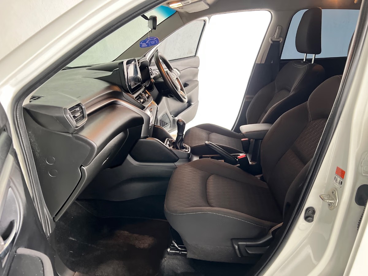 Toyota Urban Cruiser 2024 (9)