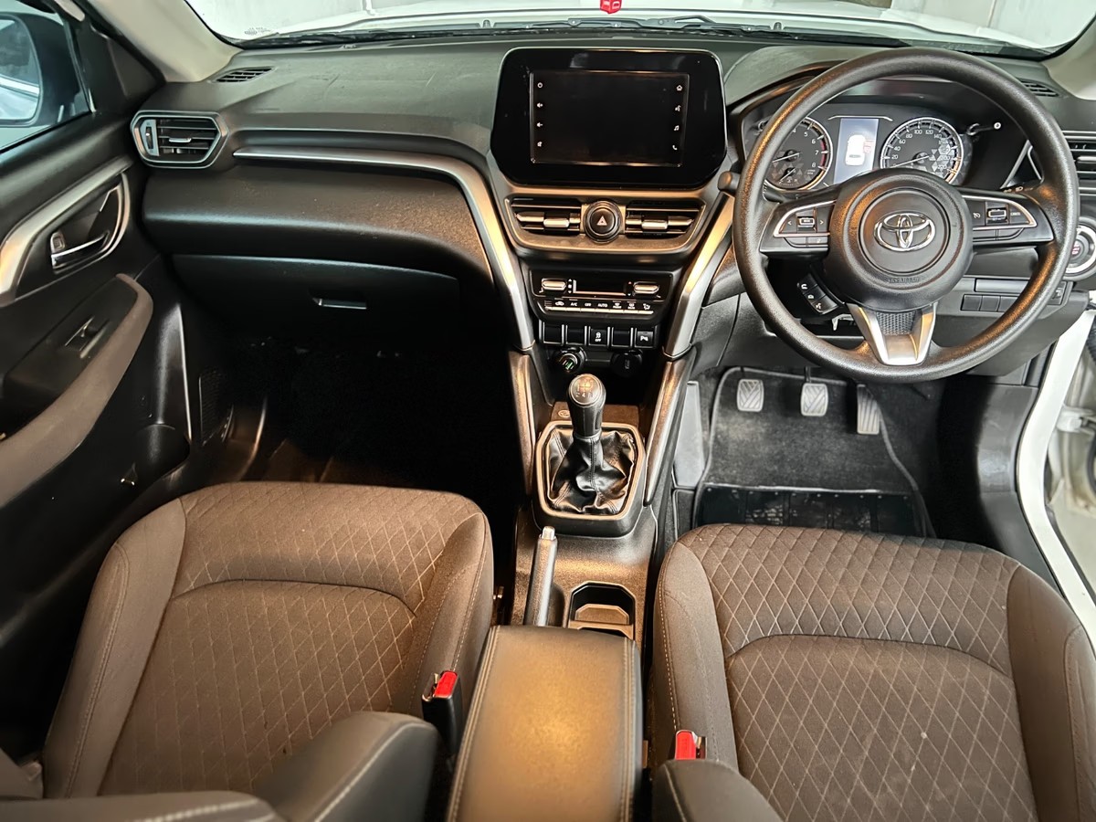 Toyota Urban Cruiser 2024 (8)