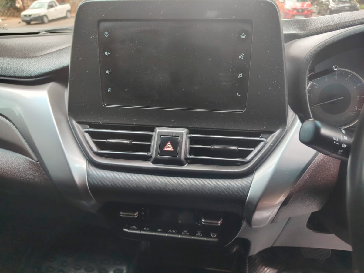 Toyota Starlet Cross 2024 (8)