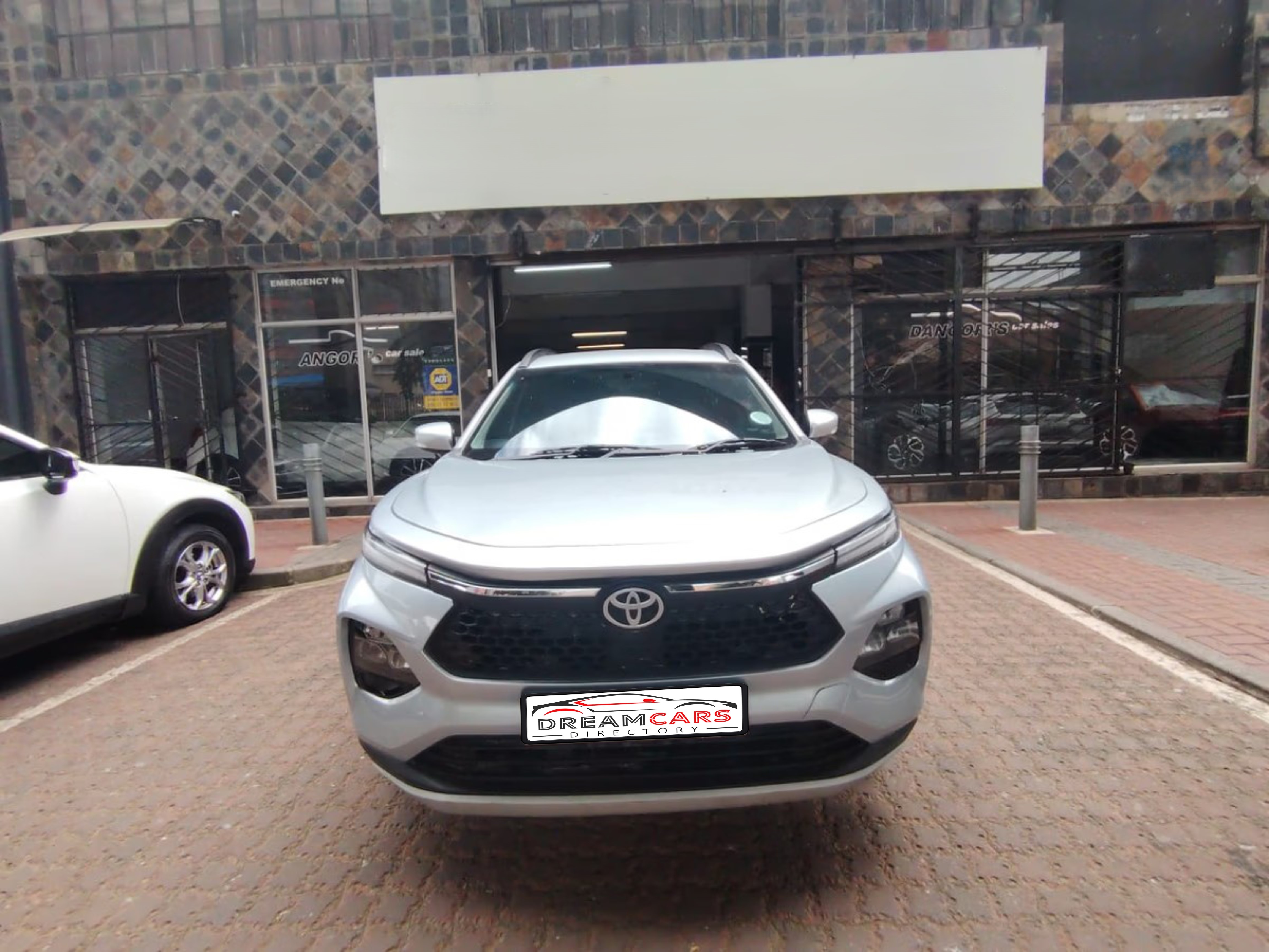 Toyota Starlet Cross 2024 (2)