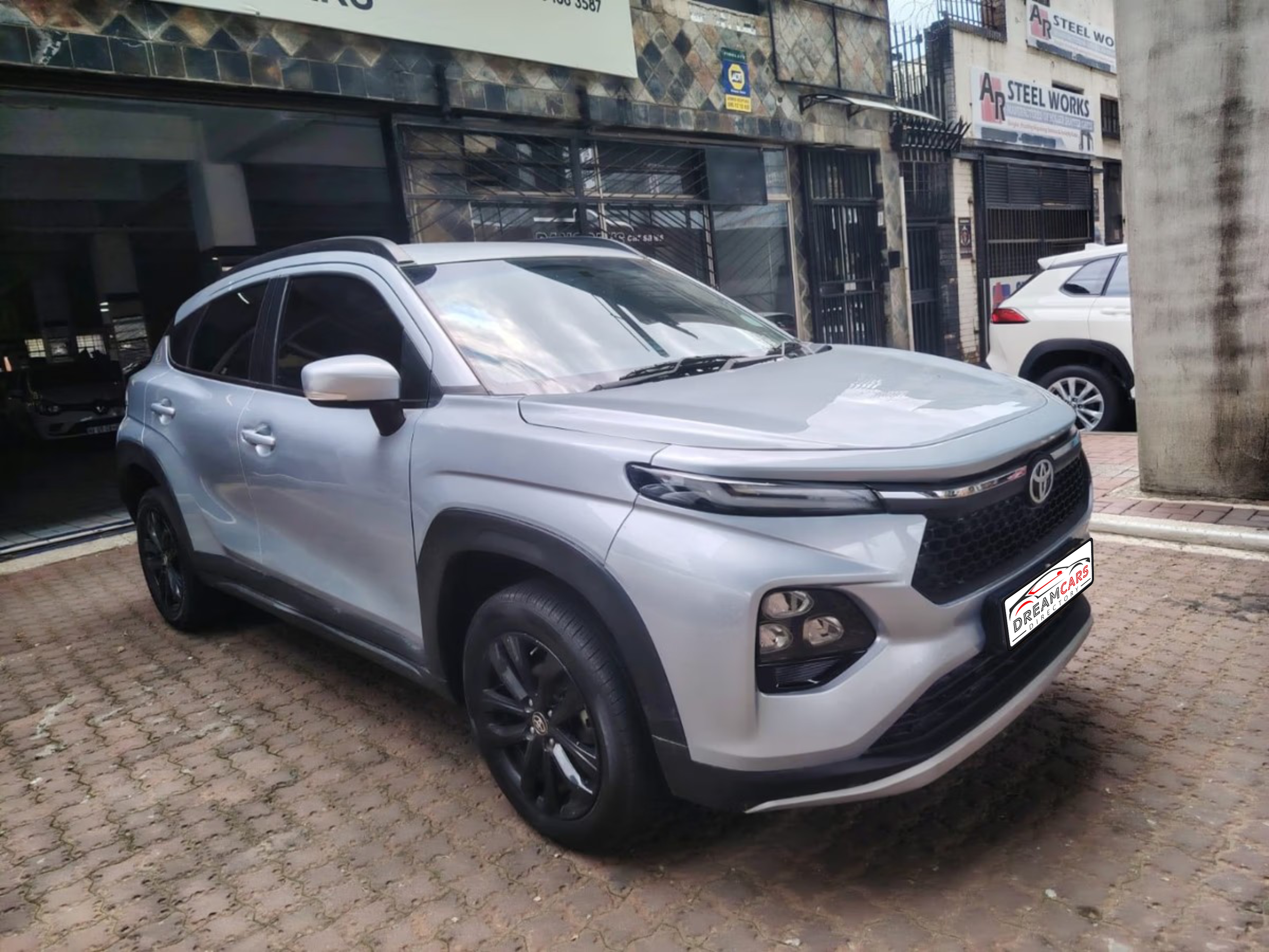 Toyota Starlet Cross 2024