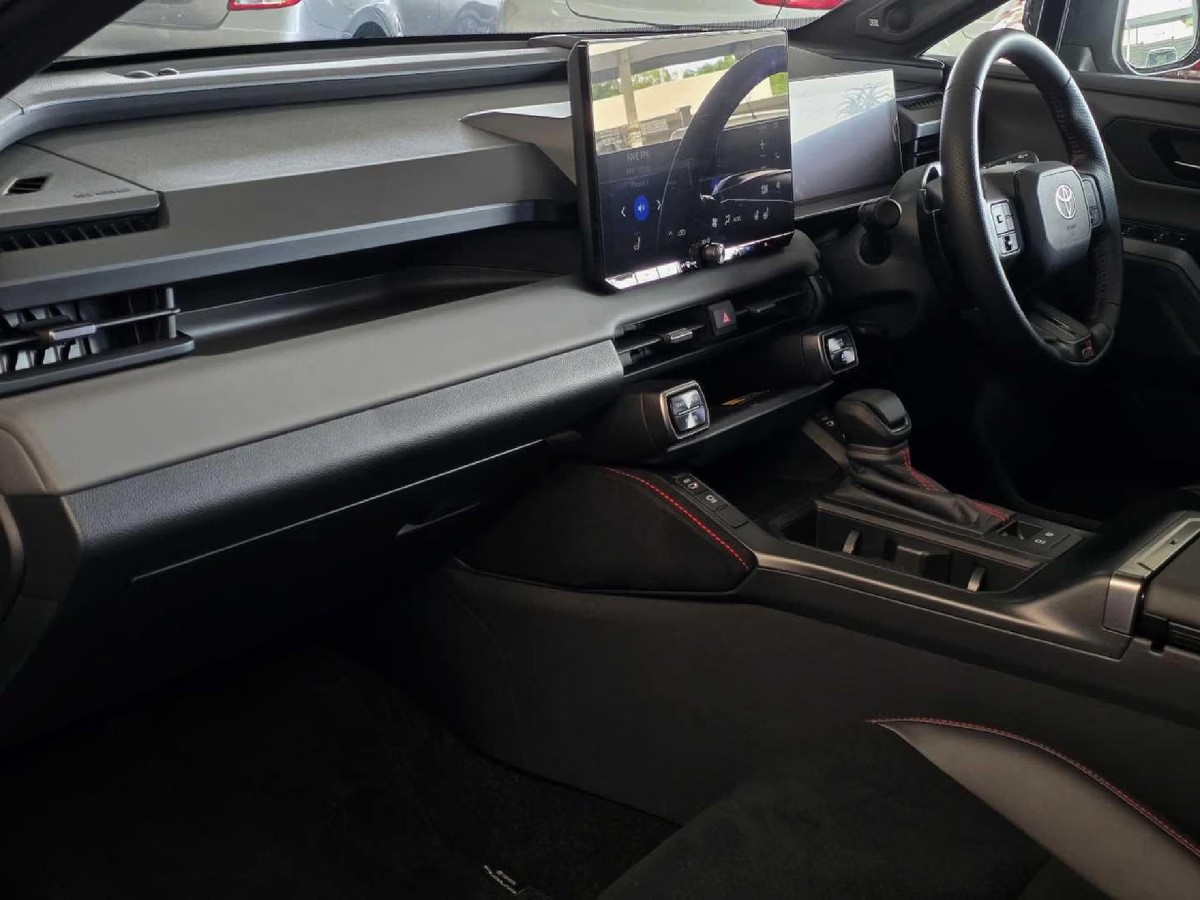 Toyota RAV4 Hybrid 2026 (9)
